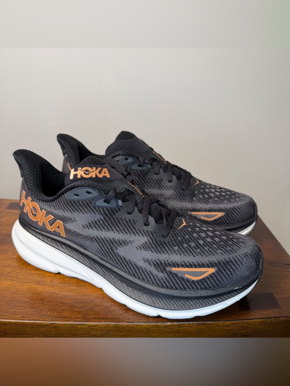HOKA Clifton 9 Women’s 9.5 B Black Copper Running Shoes 1127896-BCPPR
